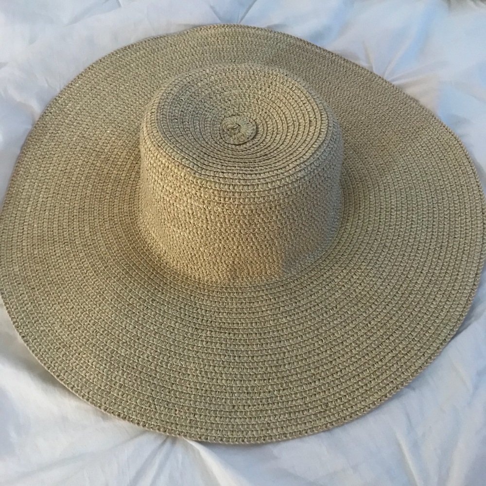 Floppy hat